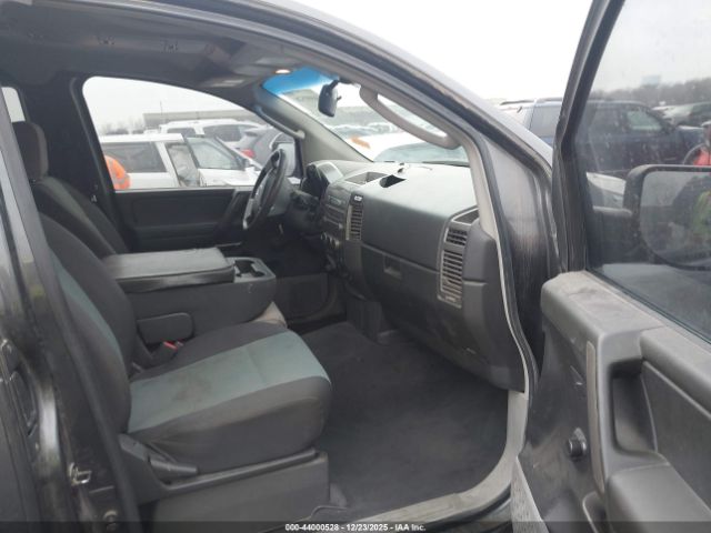 Nissan Titan Xe Image 4