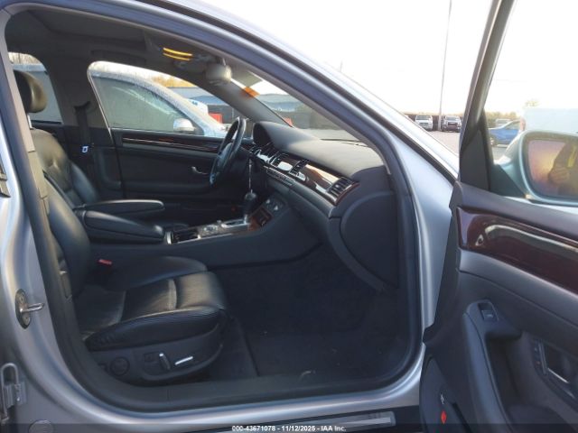 Audi A8 4.2 Image 11