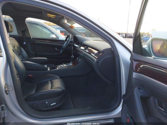 Audi A8 4.2 Image 11