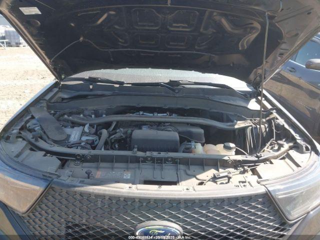 Ford Police Interceptor Image 14