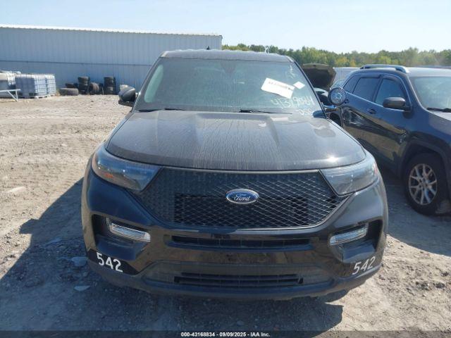 Ford Police Interceptor Image 13