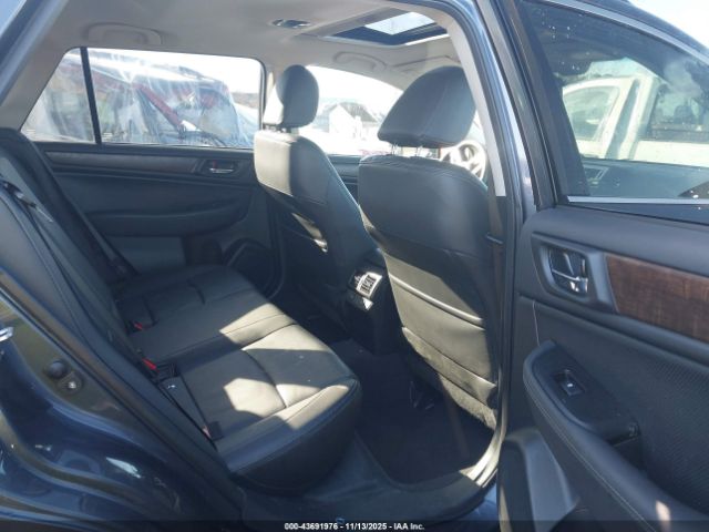 Subaru Outback 2.5i Limited Image 14