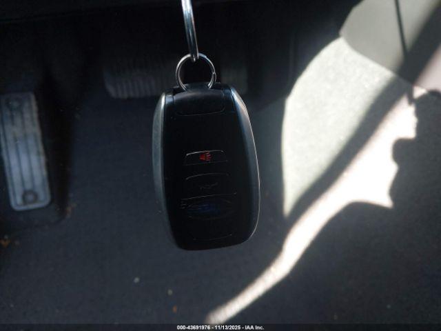 Subaru Outback 2.5i Limited Image 16