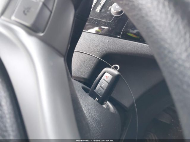 Nissan Rogue S Image 13