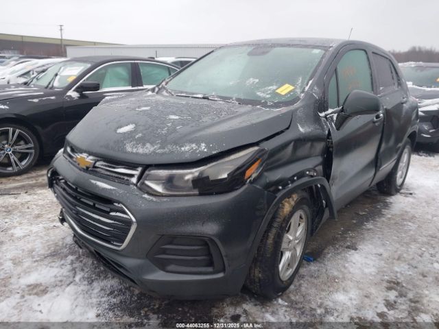 Chevrolet Trax Ls Image 2