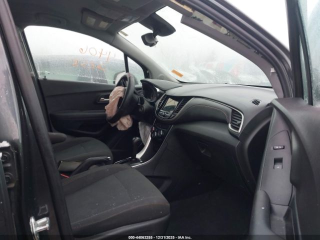 Chevrolet Trax Ls Image 7