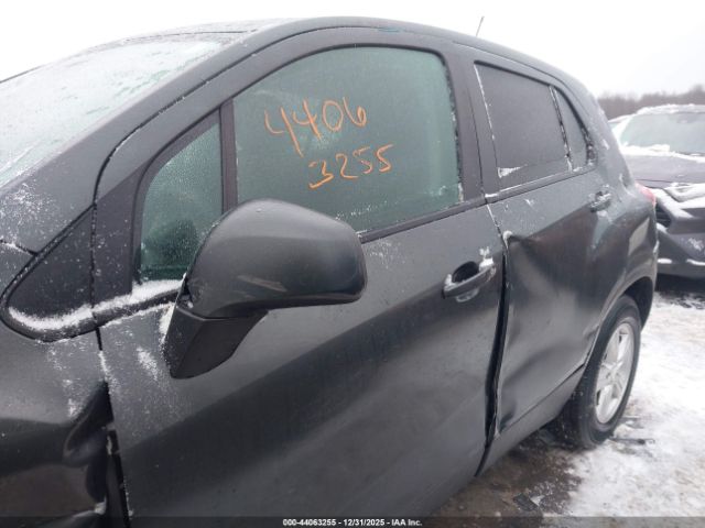 Chevrolet Trax Ls Image 13