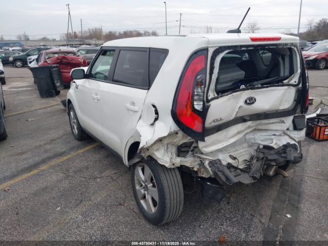 Kia Soul Image 3