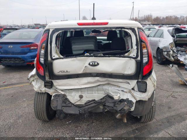 Kia Soul Image 16