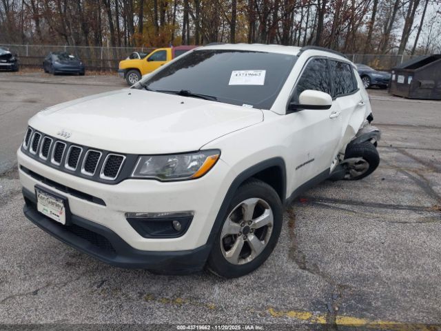 Jeep Compass Latitude 4x4 Image 2