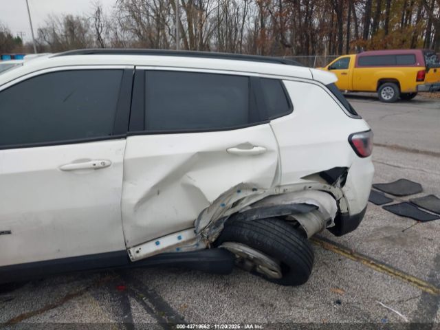 Jeep Compass Latitude 4x4 Image 5