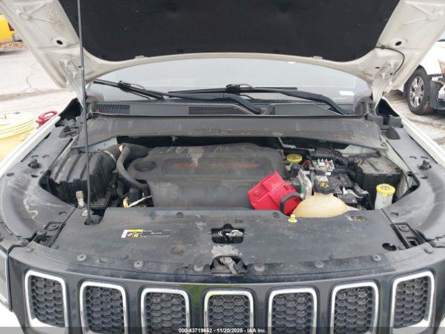 Jeep Compass Latitude 4x4 Image 8