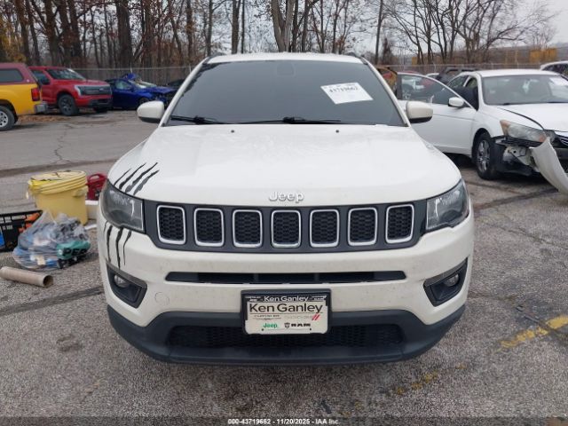 Jeep Compass Latitude 4x4 Image 10