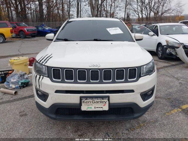 Jeep Compass Latitude 4x4 Image 10