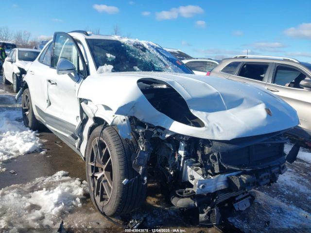  Salvage Porsche Macan