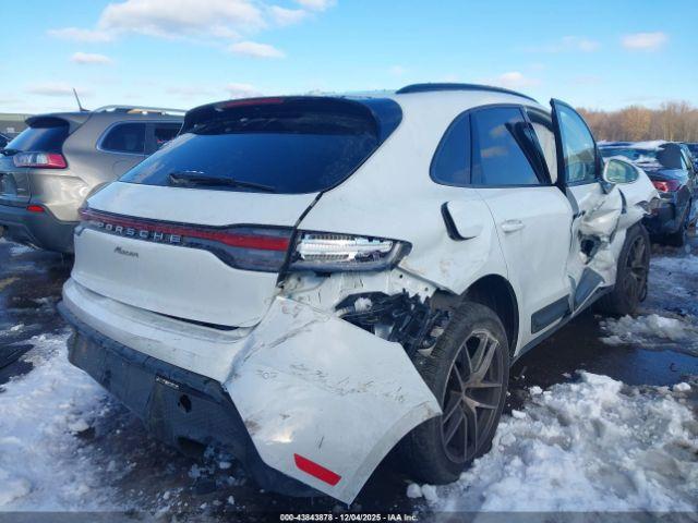 Porsche Macan Image 2