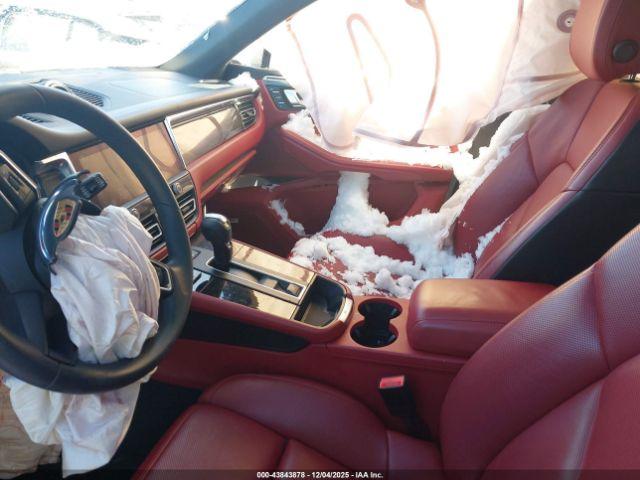 Porsche Macan Image 16