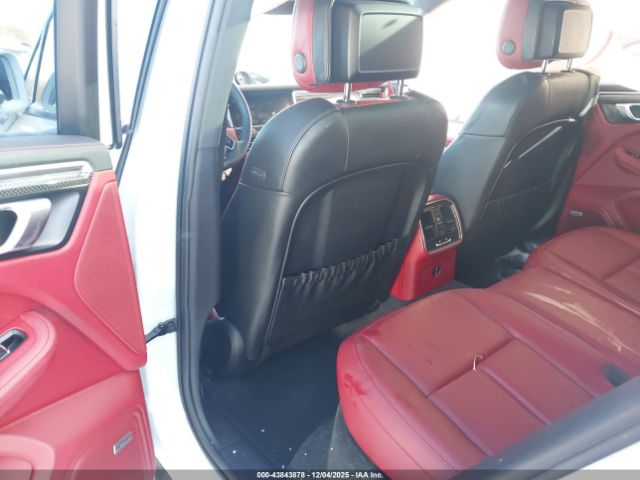 Porsche Macan Image 15