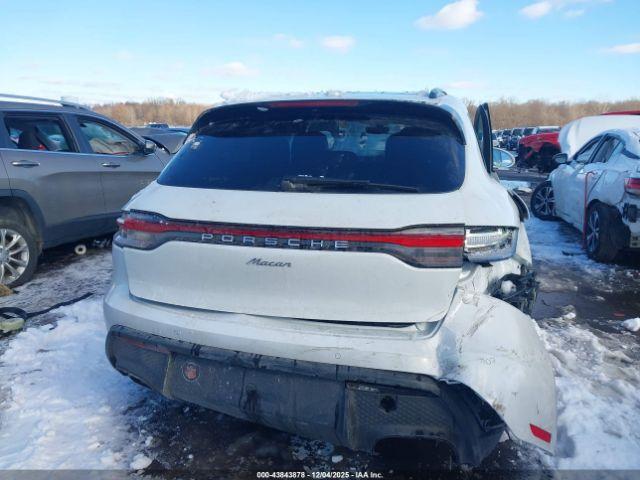 Porsche Macan Image 9