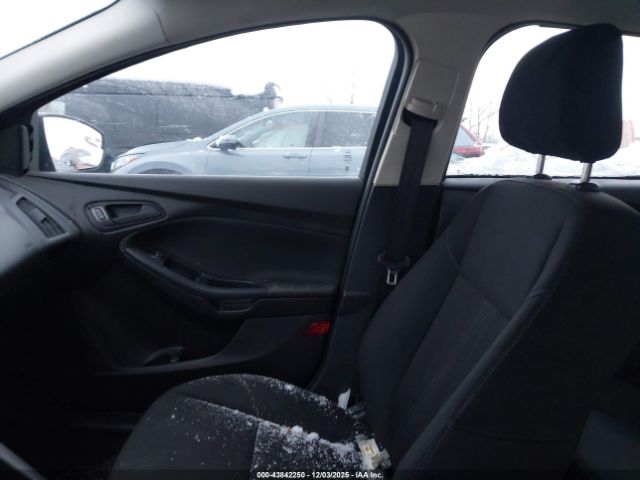 Ford Focus S Image 15