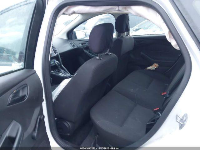 Ford Focus S Image 9