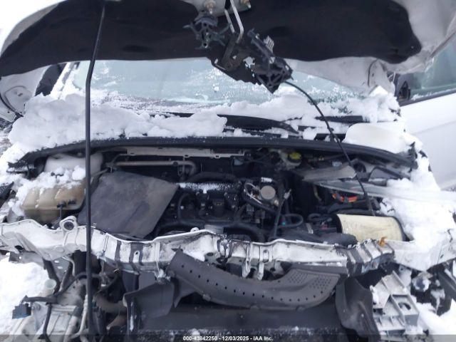 Ford Focus S Image 8