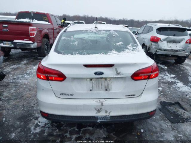 Ford Focus S Image 14