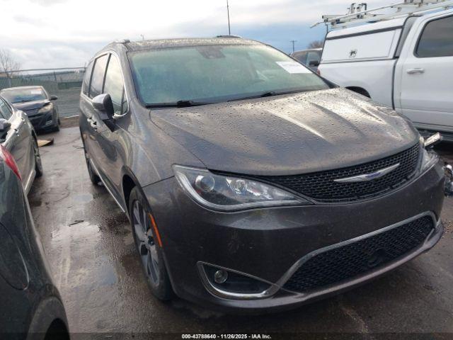 Salvage Chrysler Pacifica