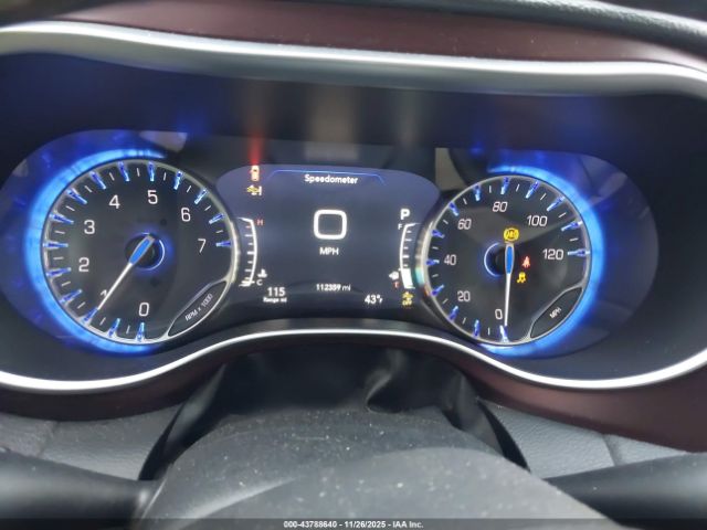 Chrysler Pacifica Limited Image 3