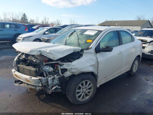 Chevrolet Sonic Lt Auto Image 5