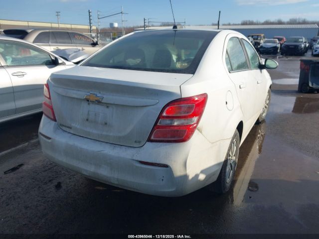 Chevrolet Sonic Lt Auto Image 3