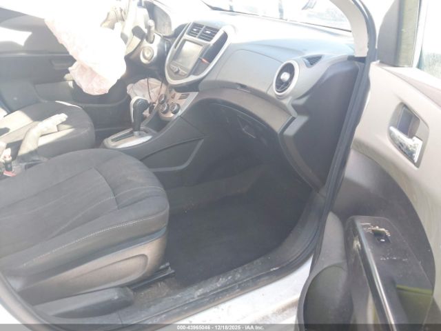 Chevrolet Sonic Lt Auto Image 2