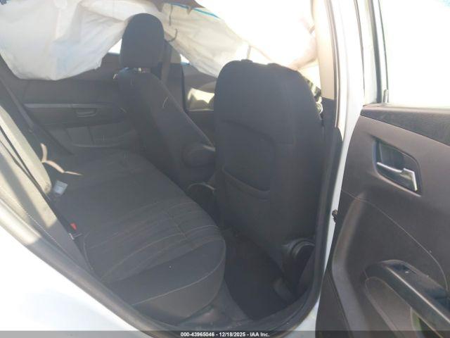 Chevrolet Sonic Lt Auto Image 14