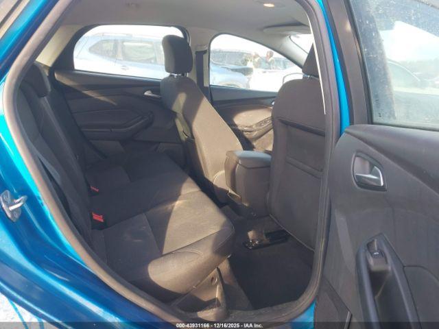 Ford Focus Se Image 8