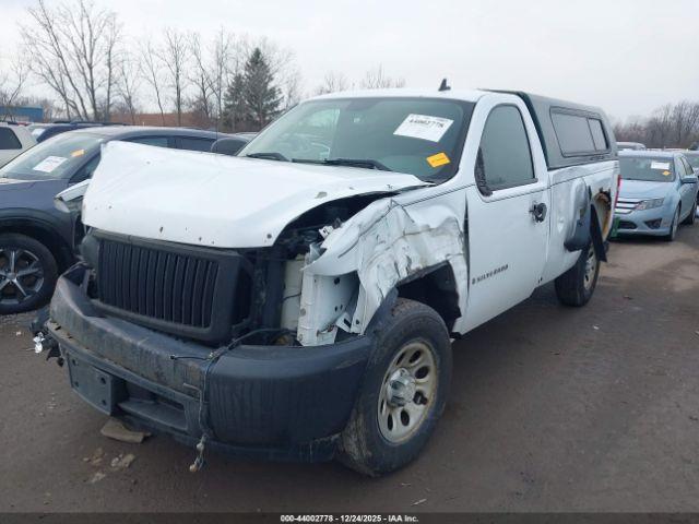 Chevrolet Silverado 1500 Work Truck Image 8