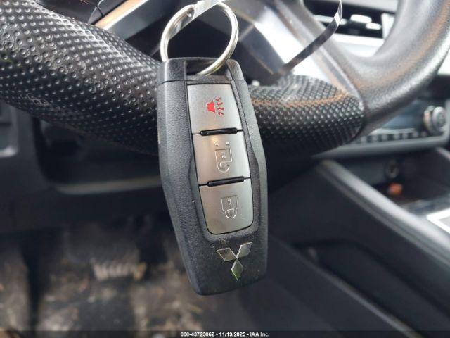 Mitsubishi Outlander Es 2.5 S-awc Image 17