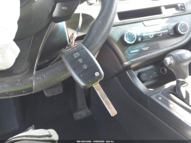 Kia Optima Lx Image 7