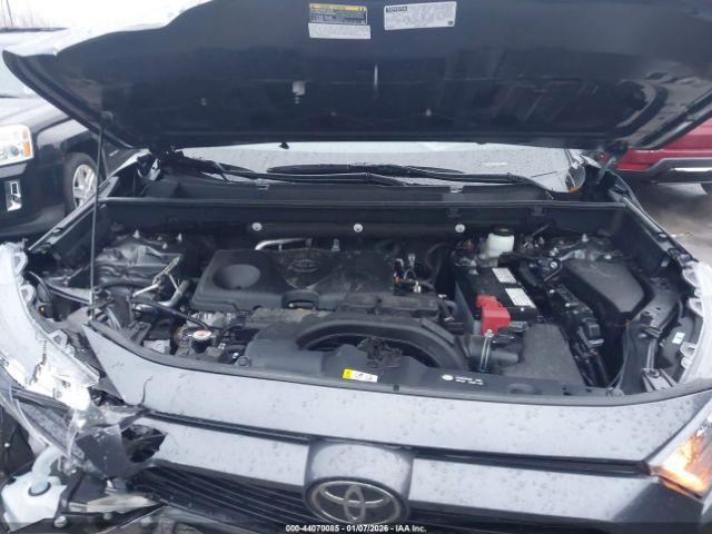 Toyota RAV4 Le Image 5