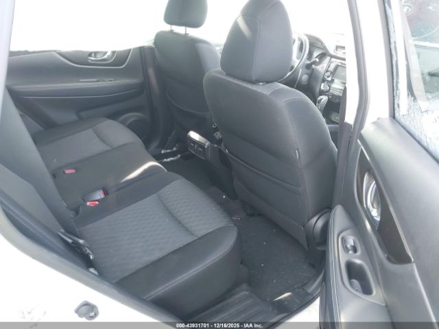 Nissan Rogue Sv Image 17