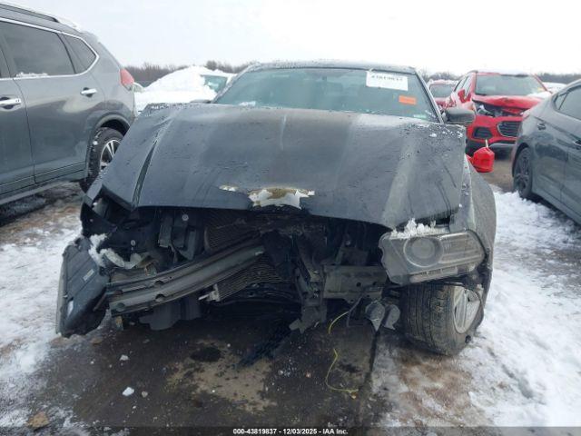 Ford Mustang V6 Image 10