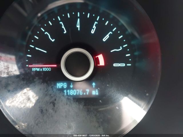 Ford Mustang V6 Image 17