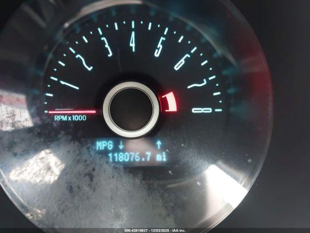 Ford Mustang V6 Image 17