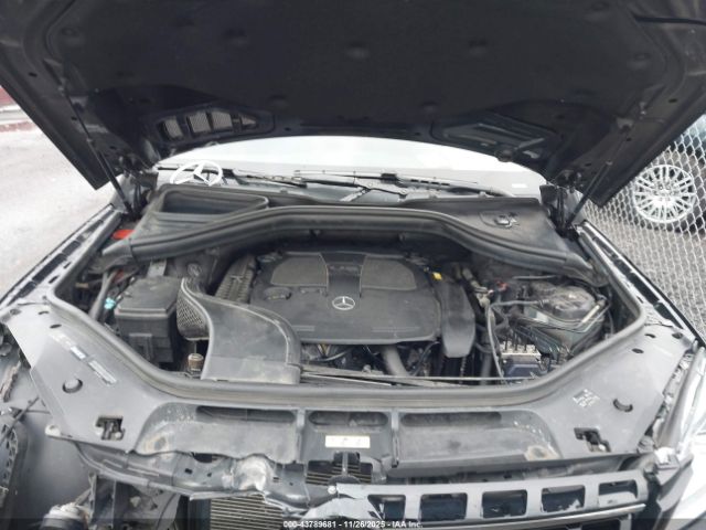 Mercedes-Benz M-Class 4matic Image 12