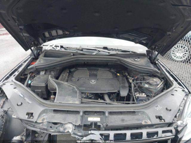 Mercedes-Benz M-Class 4matic Image 12