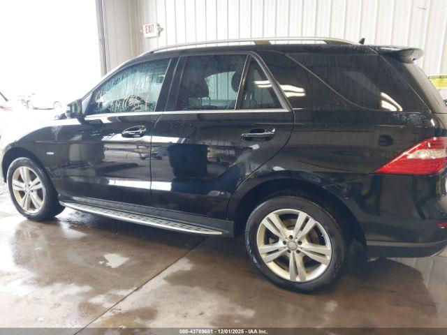 Mercedes-Benz M-Class 4matic Image 14