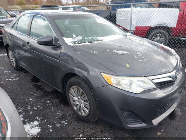 Toyota Camry Le Image 1