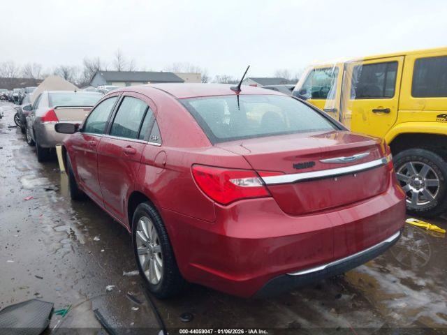 Chrysler 200 Touring Image 5