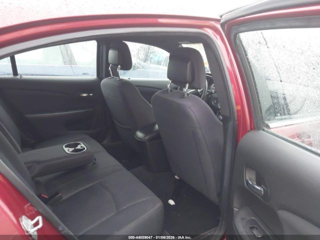 Chrysler 200 Touring Image 14