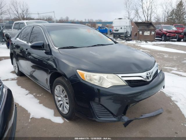 Toyota Camry Le Image 1