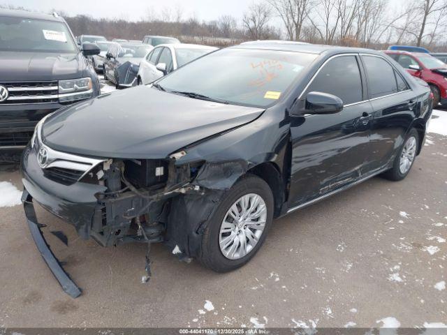 Toyota Camry Le Image 7